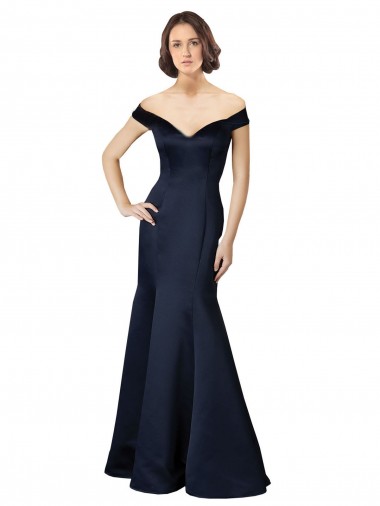 Bleu marine foncé Sirène Épaule Dénudée Col V Satiné Longue Robes demoiselle d'honneur / Robes de bal à Vendre