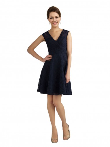 Bleu marine foncé Trapèze Col V Dentelle Courte Robes demoiselle d'honneur / Robes de cocktail à Vendre