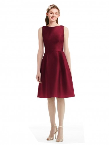 Bordeaux Trapèze Bateau Satiné Courte Robes demoiselle d'honneur / Robes de cocktail à Vendre
