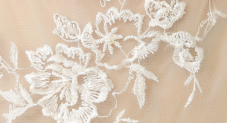 Broderie délicate | SposaHaute